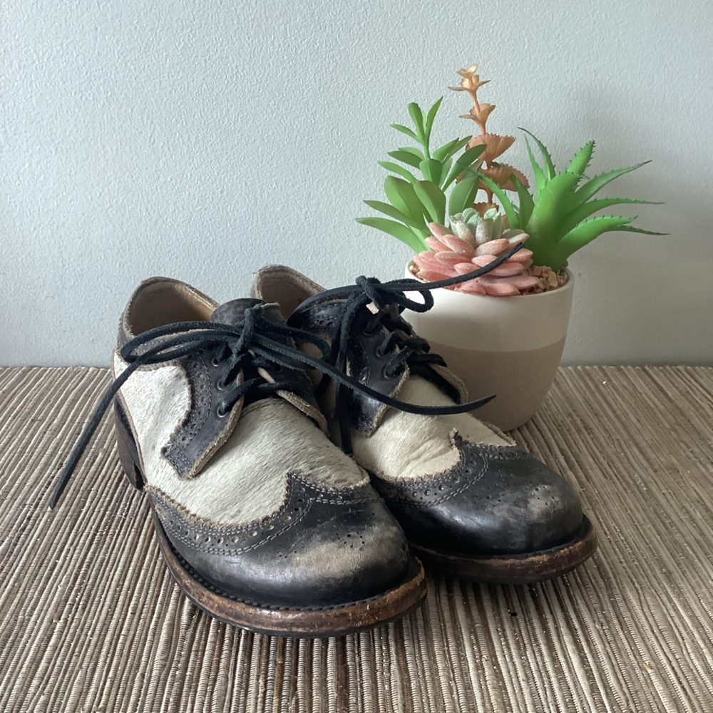 FREE BIRD Oxford Mackenna Black White Pony Hair Lace Up Shoes Size Womens 8 - Picture 2 of 8